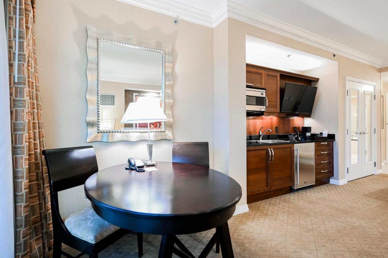 Penthouse Suite With Strip View At The Signature At Mgm Grand 拉斯维加斯 外观 照片